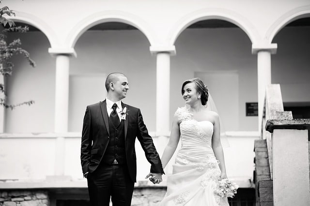 Garder des surprises pour la cérémonie laïque